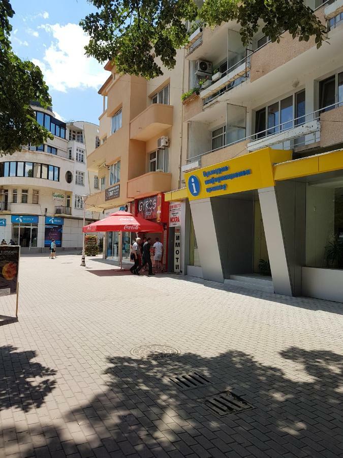 Apartamento Square View Kazanlŭk Exterior foto